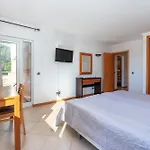 Comfortable Duplex With 2 Bedrooms & 2 Terraces 200 M Away From The Ocean * Porches (Algarve)