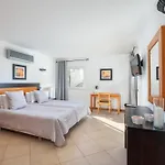 Comfortable Duplex With 2 Bedrooms & 2 Terraces 200 M Away From The Ocean * Porches (Algarve)