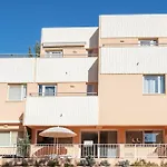 Comfortable Duplex With 2 Bedrooms & 2 Terraces 200 M Away From The Ocean Porches (Algarve)