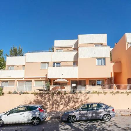 Comfortable Duplex With 2 Bedrooms & 2 Terraces 200 M Away From The Ocean * Porches (Algarve)