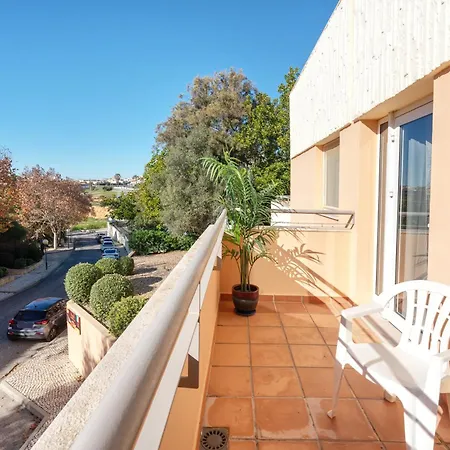 Comfortable Duplex With 2 Bedrooms & 2 Terraces 200 M Away From The Ocean Porches (Algarve)