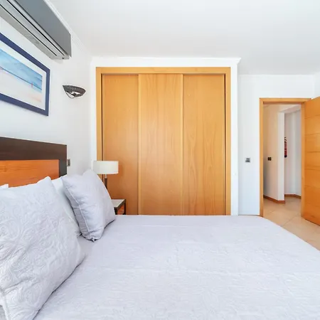 Comfortable Duplex With 2 Bedrooms & 2 Terrace 200 M Away From The Ocean Apartament