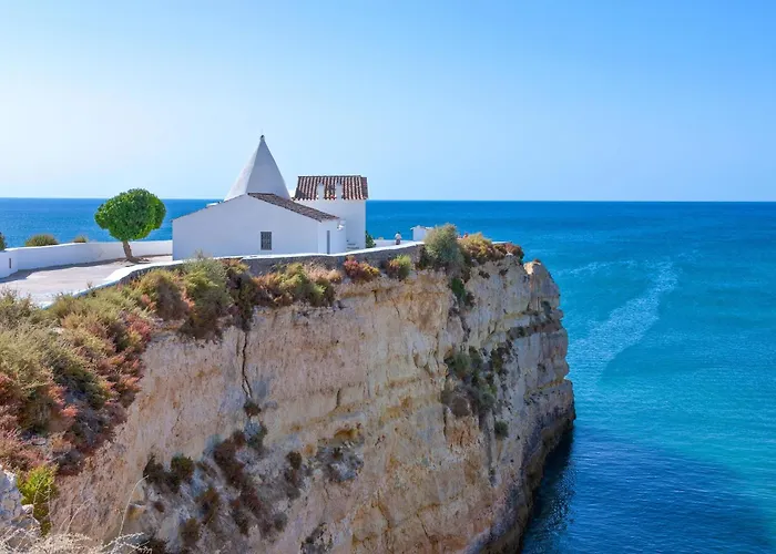 Comfortable Duplex With 2 Bedrooms & 2 Terraces 200 M Away From The Ocean Porches (Algarve)