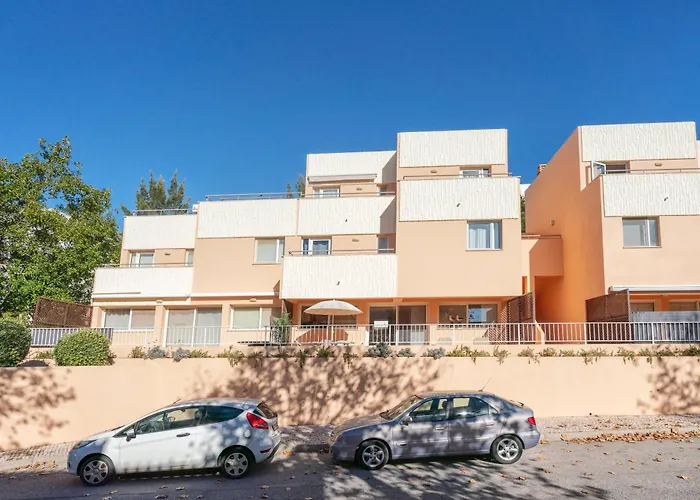 Comfortable Duplex With 2 Bedrooms & 2 Terraces 200 M Away From The Ocean * Porches (Algarve)