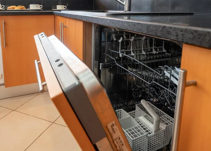 Comfortable Duplex With 2 Bedrooms & 2 Terraces 200 M Away From The Ocean Διαμέρισμα Porches (Algarve)