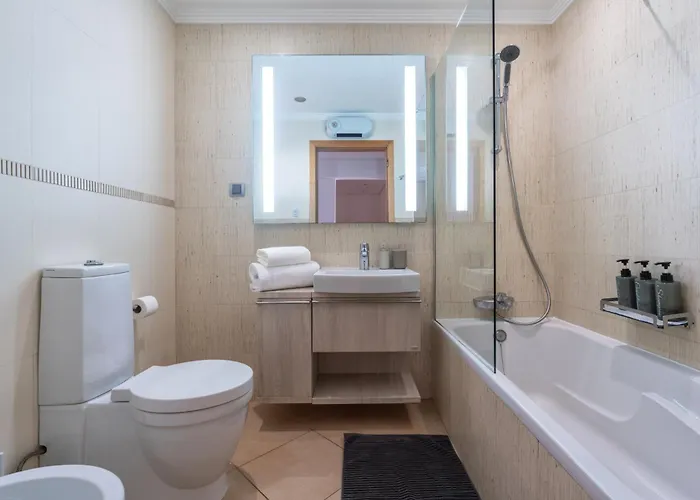 Comfortable Duplex With 2 Bedrooms & 2 Terraces 200 M Away From The Ocean Διαμέρισμα Porches (Algarve)