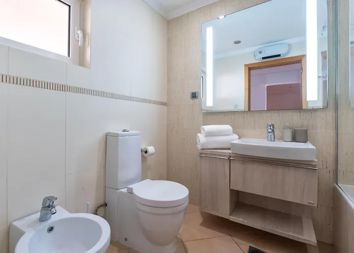 Comfortable Duplex With 2 Bedrooms & 2 Terraces 200 M Away From The Ocean