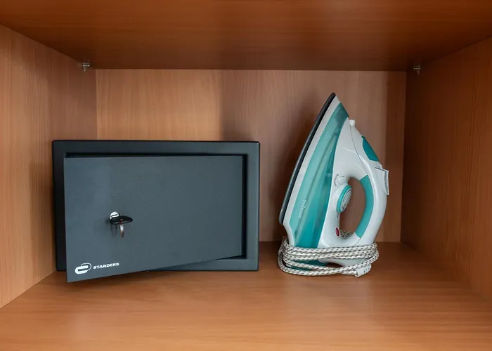 Comfortable Duplex With 2 Bedrooms & 2 Terraces 200 M Away From The Ocean Διαμέρισμα *