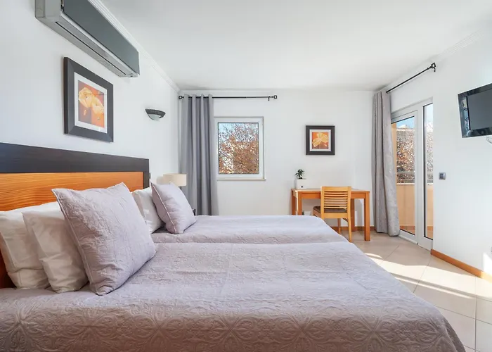 Comfortable Duplex With 2 Bedrooms & 2 Terraces 200 M Away From The Ocean Διαμέρισμα Porches (Algarve)