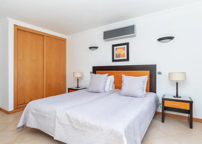 Comfortable Duplex With 2 Bedrooms & 2 Terraces 200 M Away From The Ocean * Porches (Algarve)