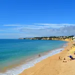 Comfortable Duplex With 2 Bedrooms & 2 Terraces 200 M Away From The Ocean