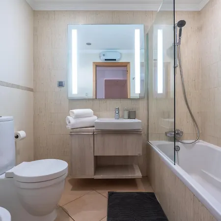 Comfortable Duplex With 2 Bedrooms & 2 Terrace 200 M Away From The Ocean Apartment Porches (Algarve)