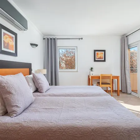 Comfortable Duplex With 2 Bedrooms & 2 Terrace 200 M Away From The Ocean Apartment Porches (Algarve)