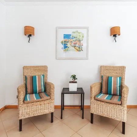 Comfortable Duplex With 2 Bedrooms & 2 Terraces 200 M Away From The Ocean 아파트 *