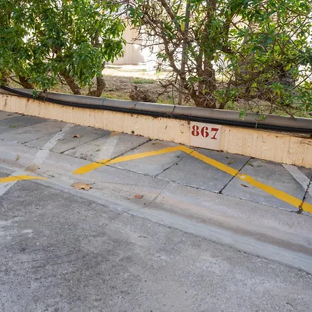 Comfortable Duplex With 2 Bedrooms & 2 Terraces 200 M Away From The Ocean *