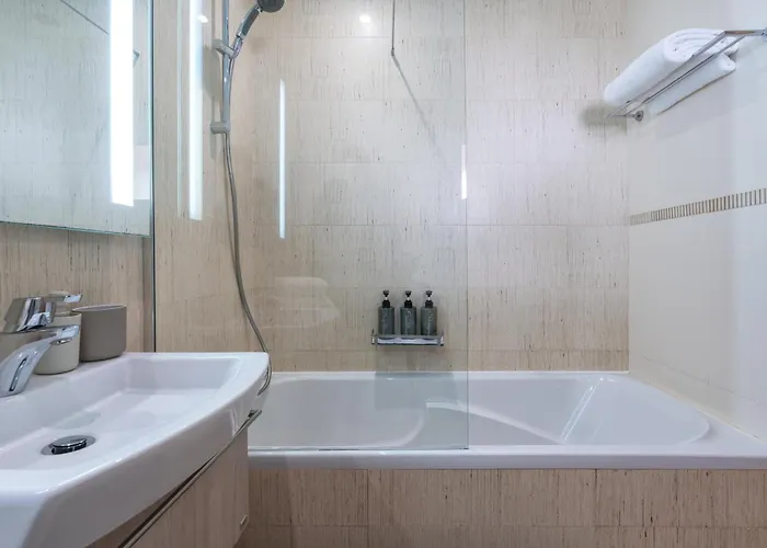 Comfortable Duplex With 2 Bedrooms & 2 Terraces 200 M Away From The Ocean