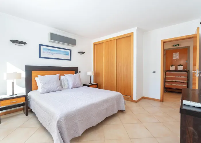Comfortable Duplex With 2 Bedrooms & 2 Terraces 200 M Away From The Ocean 公寓