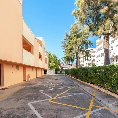 Apartment Comfortable Duplex With 2 Bedrooms & 2 Terraces 200 M Away From The Ocean Porches (Algarve)