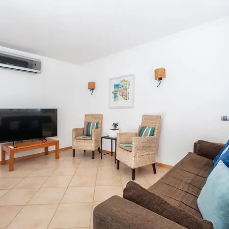 Comfortable Duplex With 2 Bedrooms & 2 Terraces 200 M Away From The Ocean *