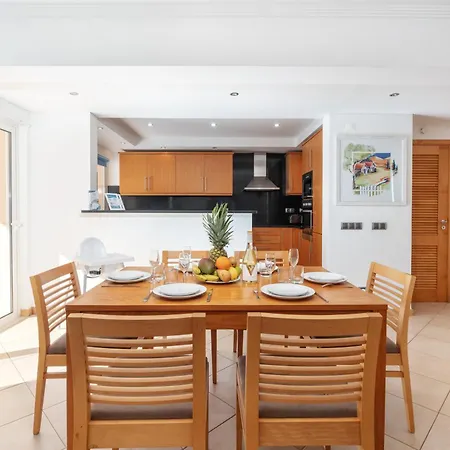 Апартаменты Comfortable Duplex With 2 Bedrooms & 2 Terraces 200 M Away From The Ocean