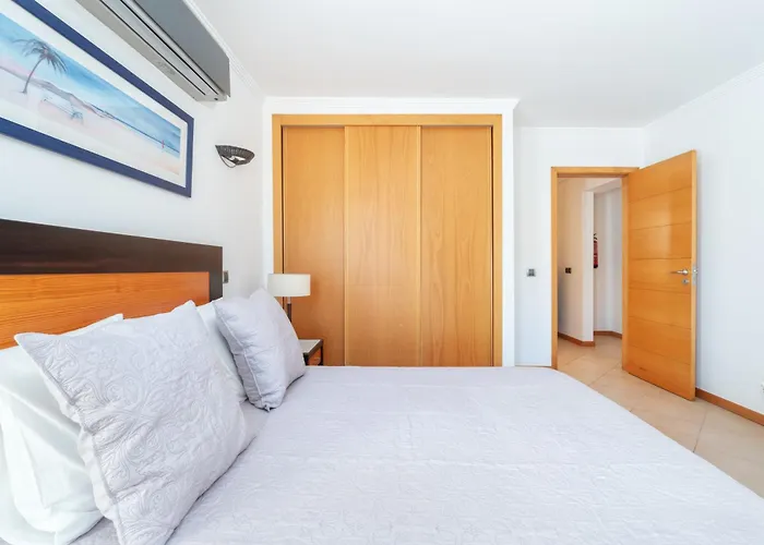 Comfortable Duplex With 2 Bedrooms & 2 Terraces 200 M Away From The Ocean Apartment